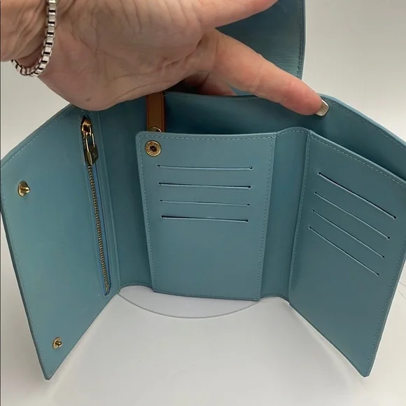 Louis Vuitton Olive Green Crossbody Bag - Picture 7 of 12